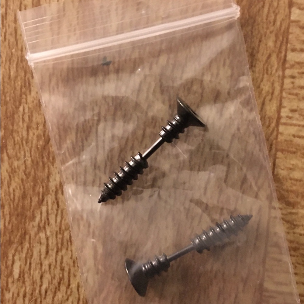 Screw Earring